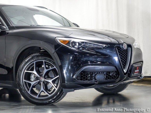 Used 2019 Alfa Romeo Stelvio Ti AWD/4WD image 2