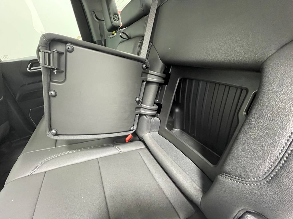 Used 2024 Chevrolet Silverado 1500 LT Trail Boss w/ Convenience Package II AWD/4WD image 16