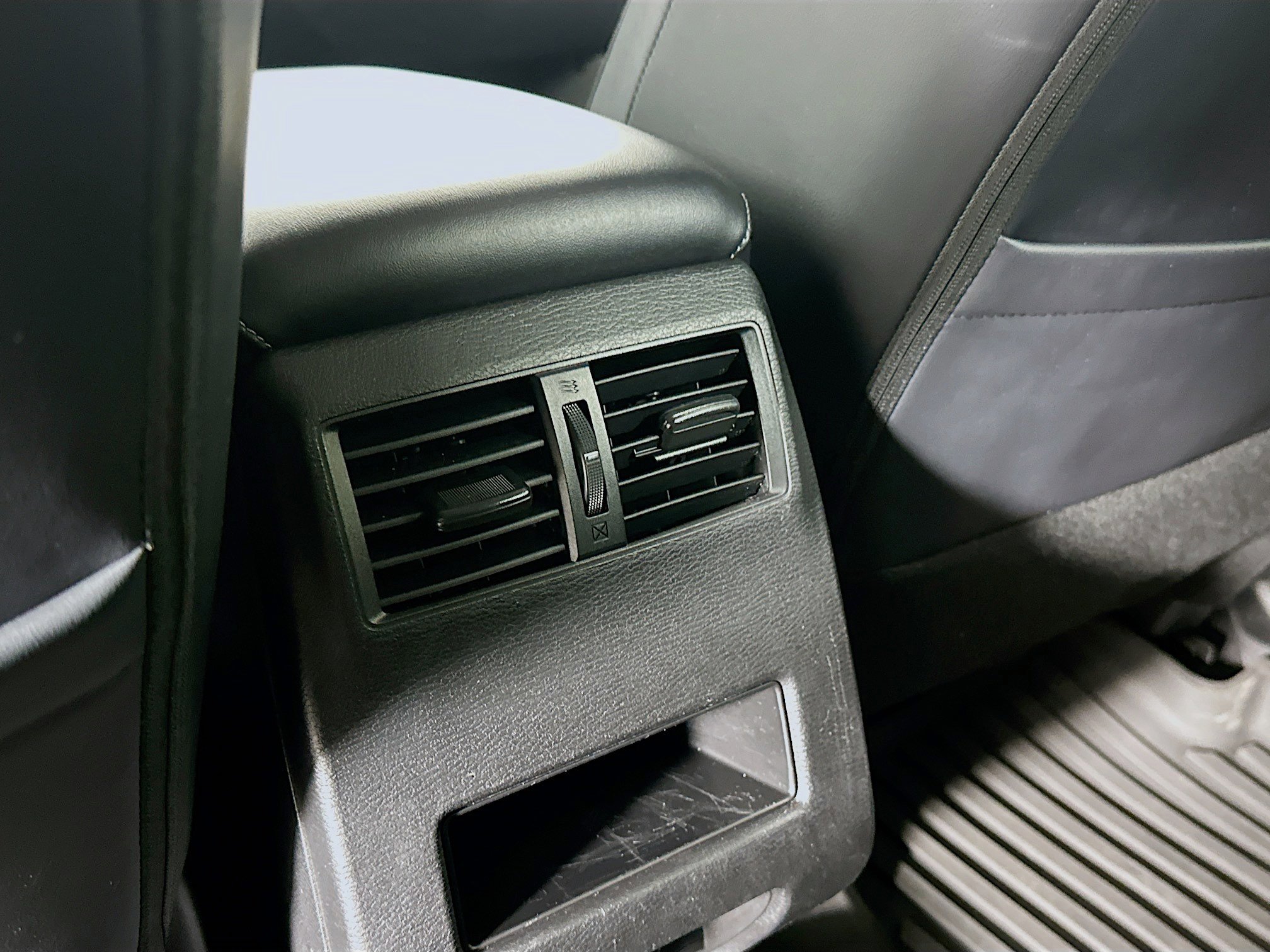 Used 2024 Mitsubishi Outlander SE FWD image 26