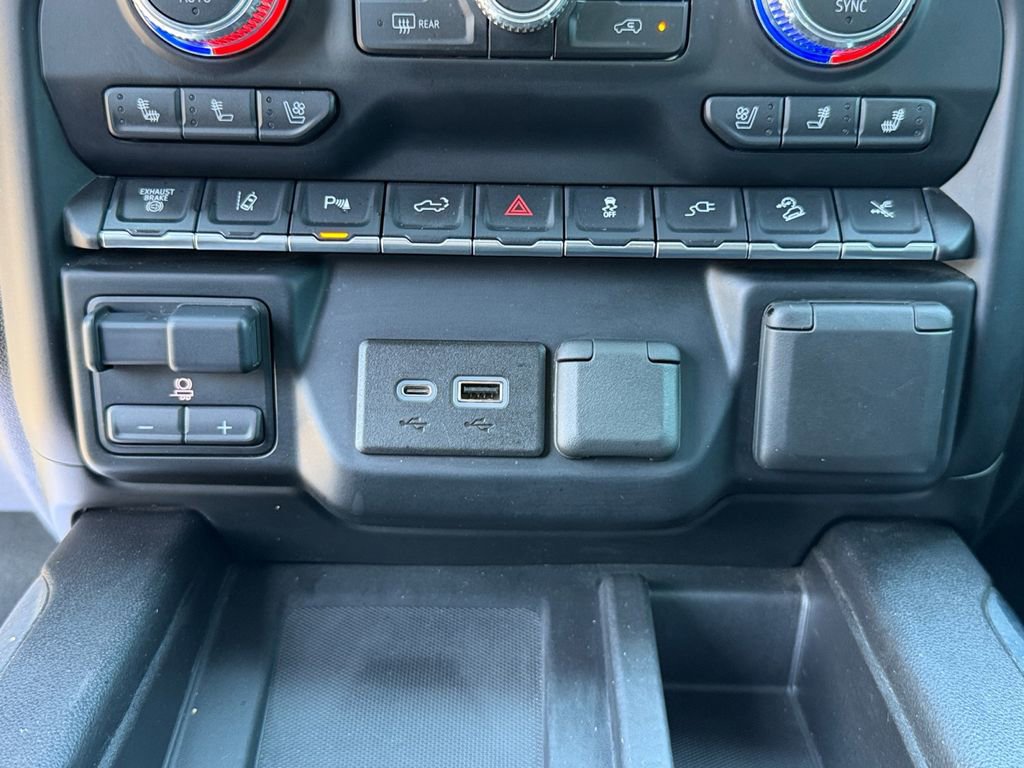 Used 2021 GMC Sierra 3500 Denali w/ Denali Ultimate Package AWD/4WD image 27