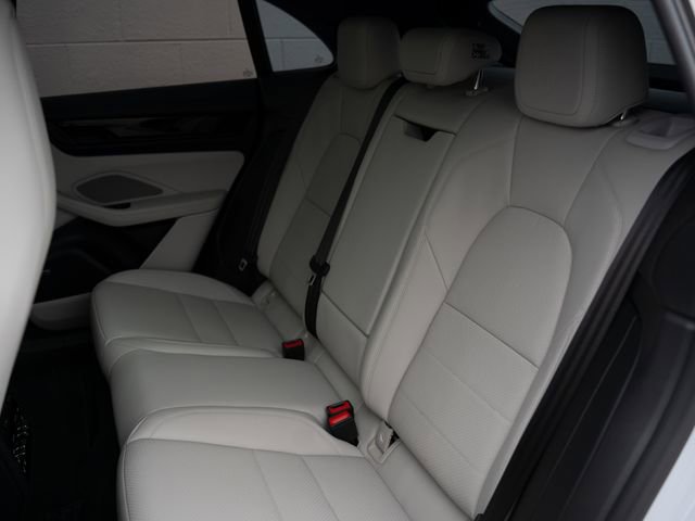 Certified 2025 Porsche Macan 4 Electric image 19