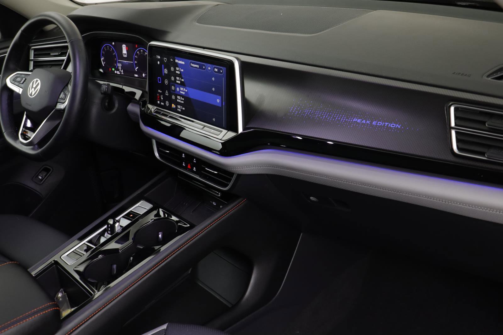 Used 2025 Volkswagen Atlas Peak Edition SE image 18