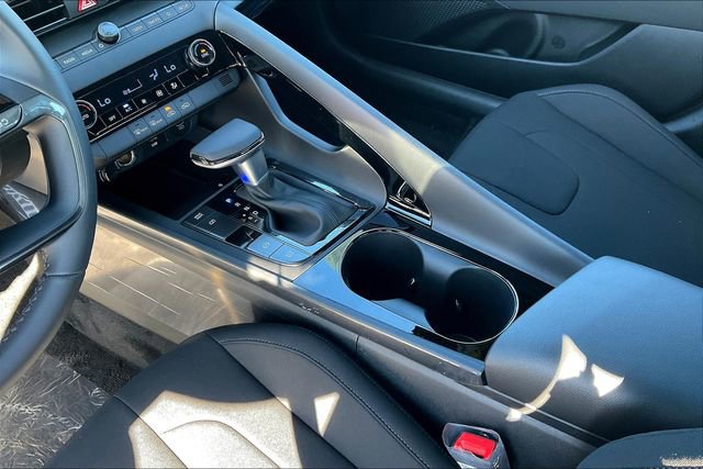 New 2025 Hyundai Elantra SEL image 8