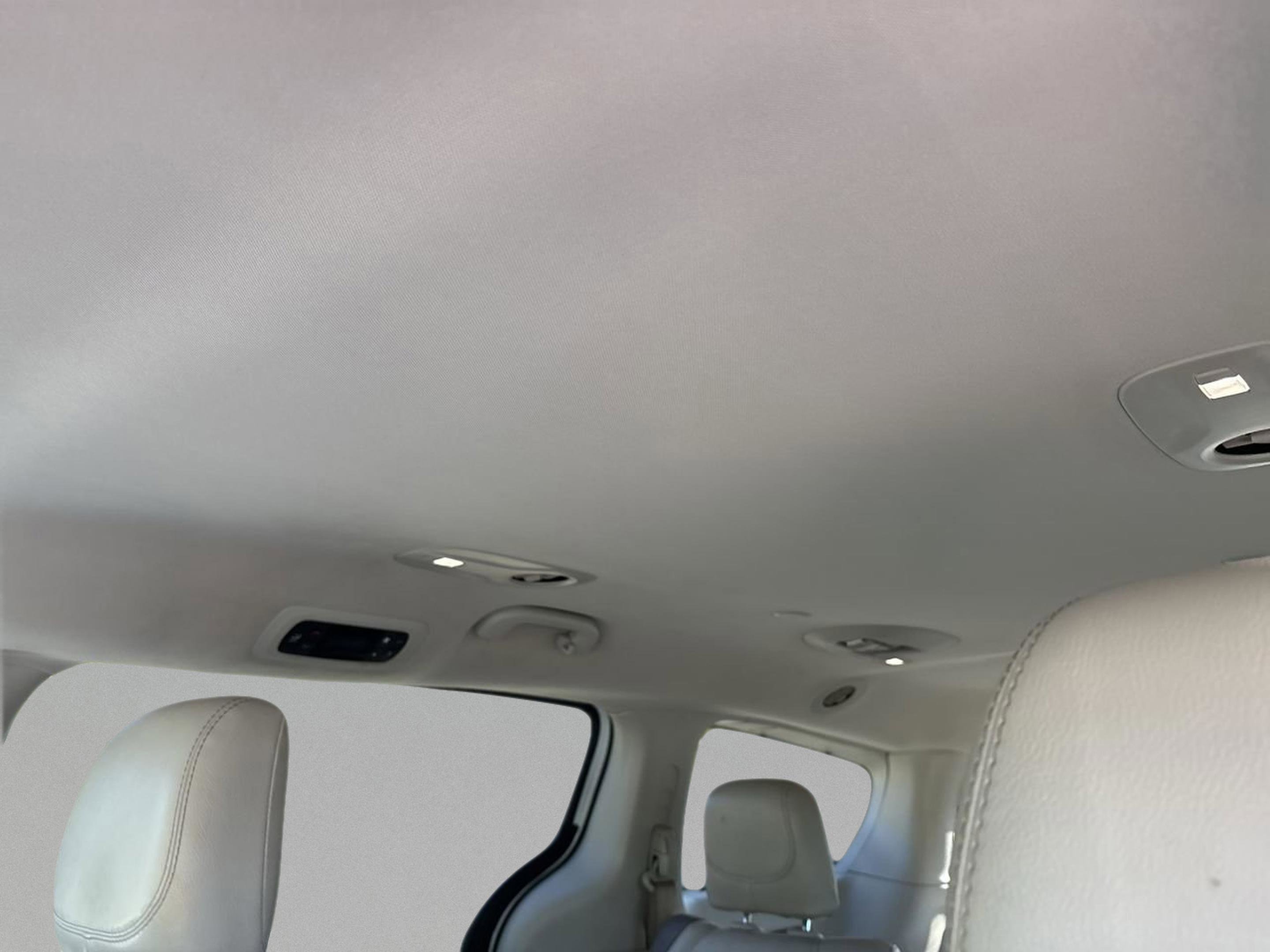 Used 2020 Chrysler Pacifica Touring-L Plus w/ Tire & Wheel Group image 30