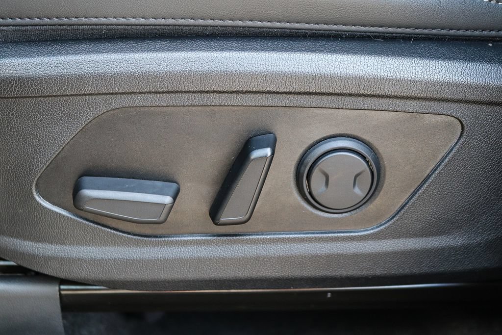 Used 2025 Kia Sorento SX FWD image 21
