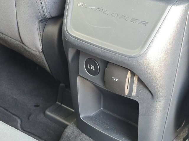 Used 2025 Ford Explorer Active RWD image 19