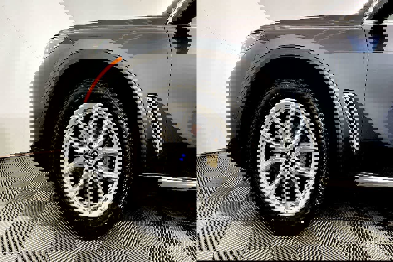 Used 2021 BMW X5 xDrive40i w/ Convenience Package image 2