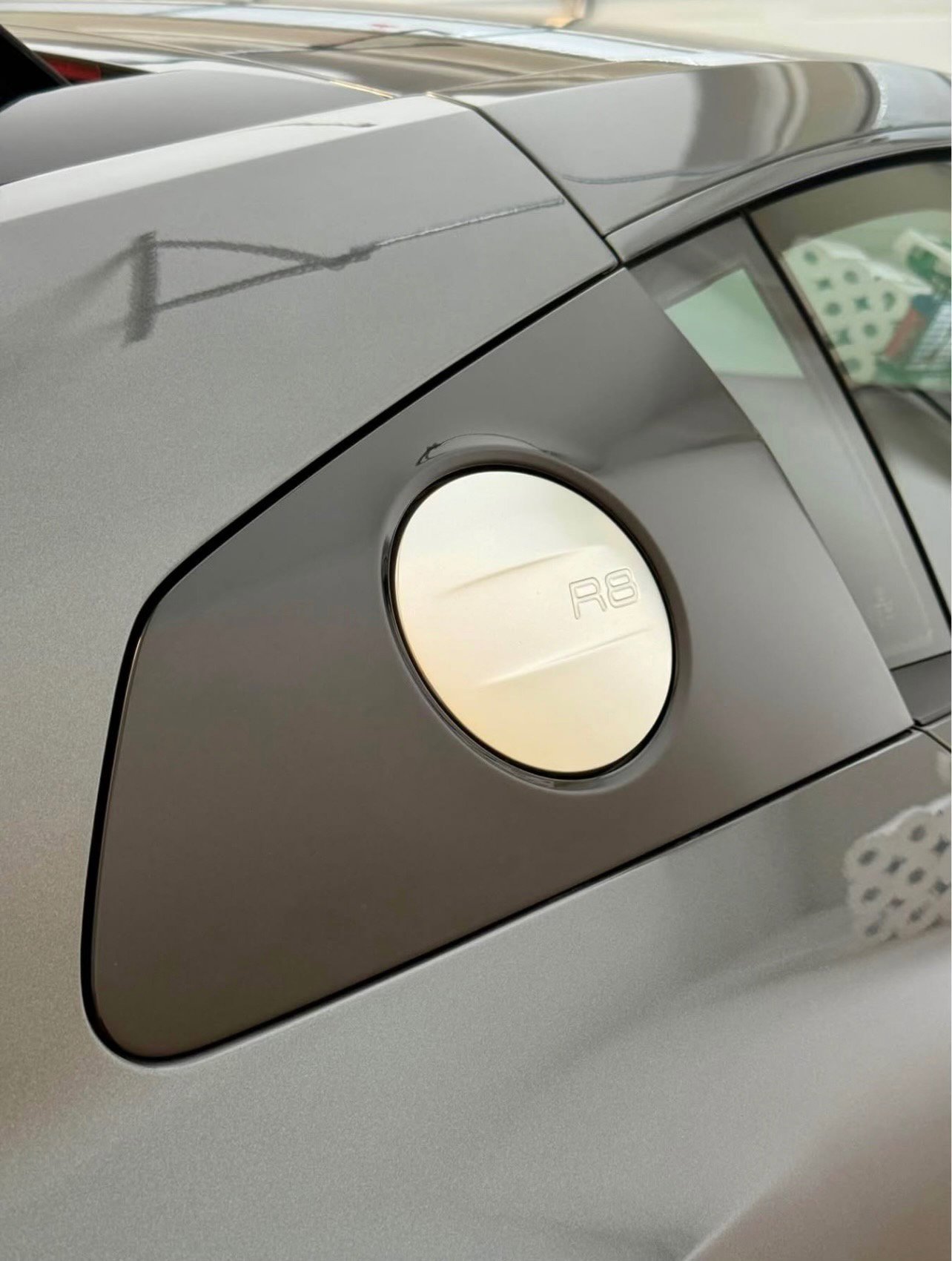 Used 2018 Audi R8 V10 w/ Premium Package image 3