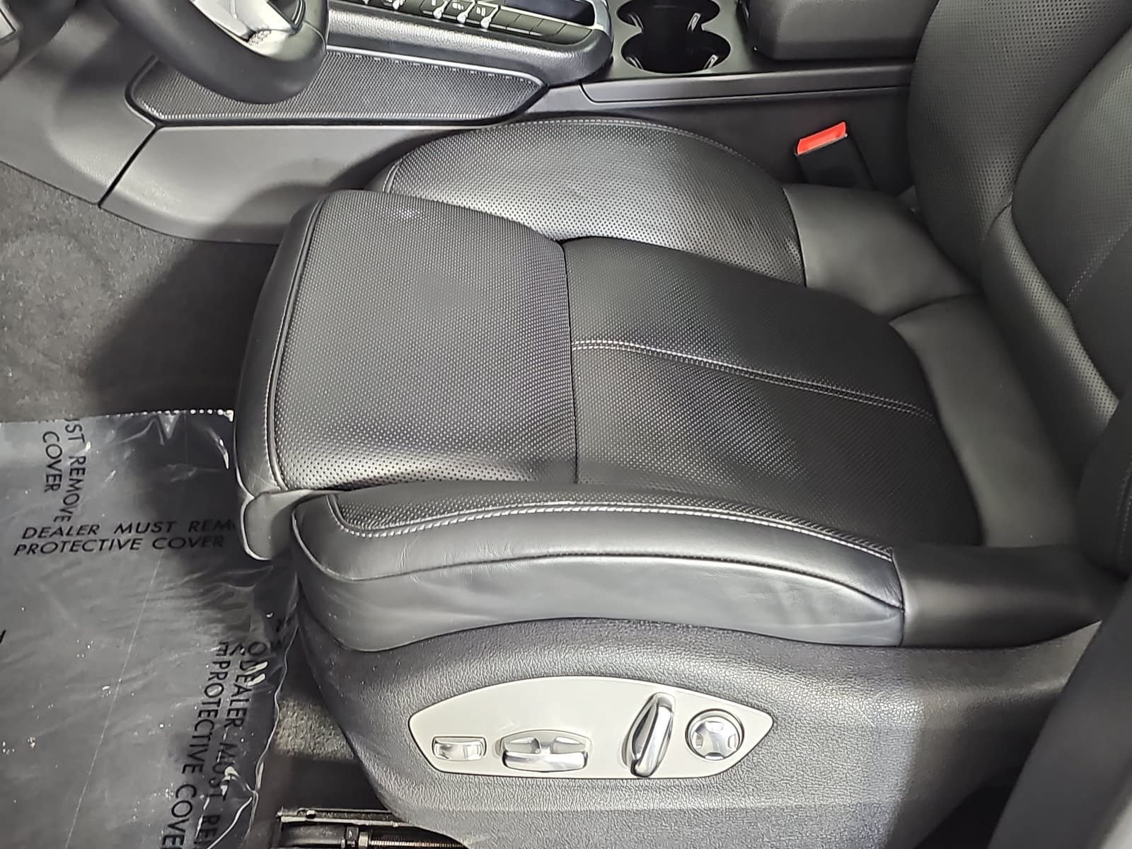 Used 2021 Porsche Macan AWD/4WD image 29