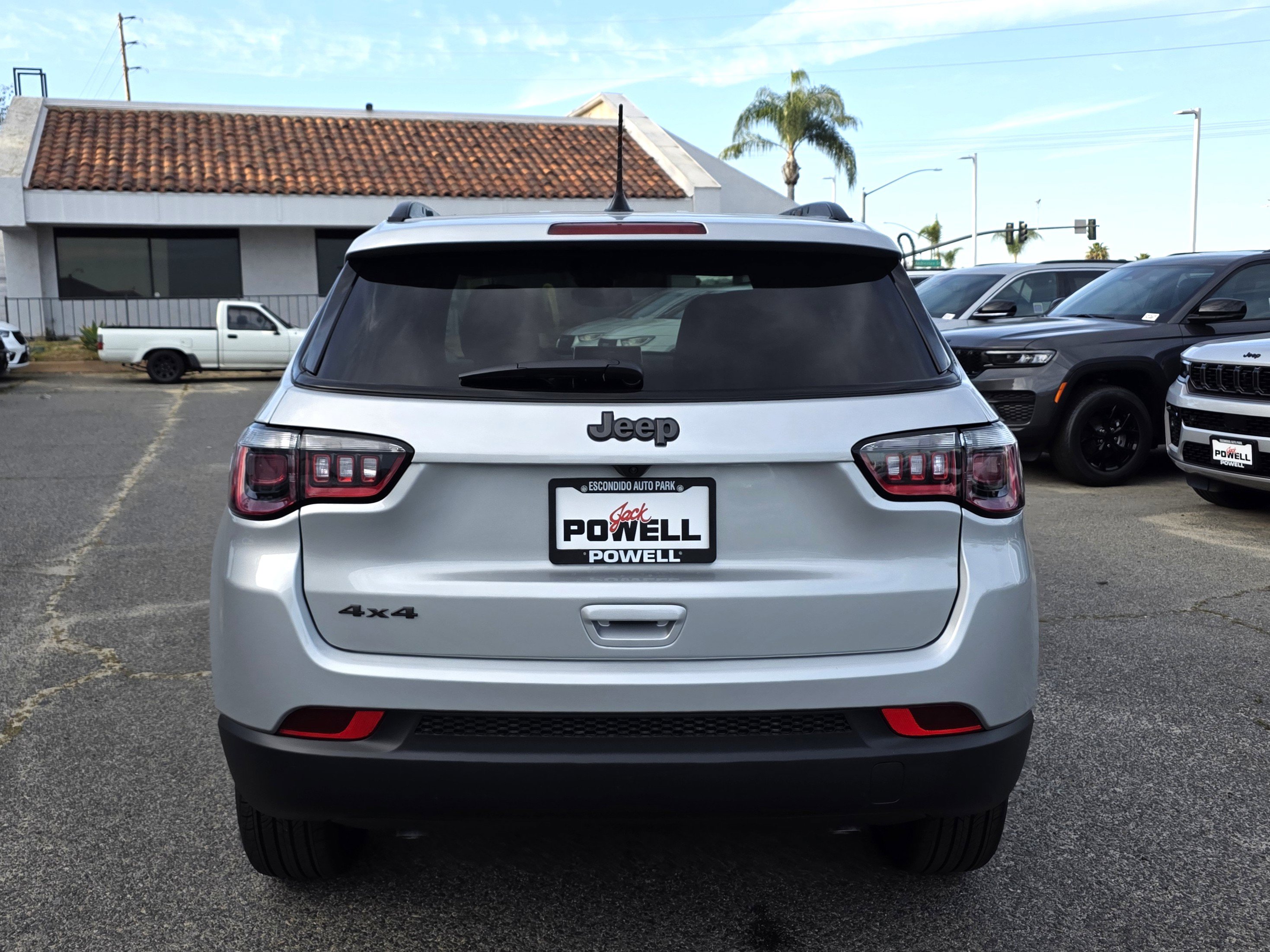 New 2026 Jeep Compass Latitude image 4