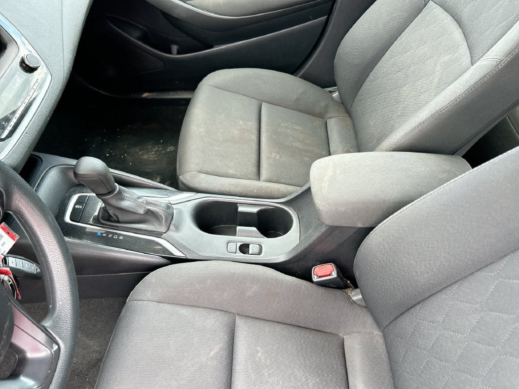 Used 2025 Toyota Corolla LE FWD image 27