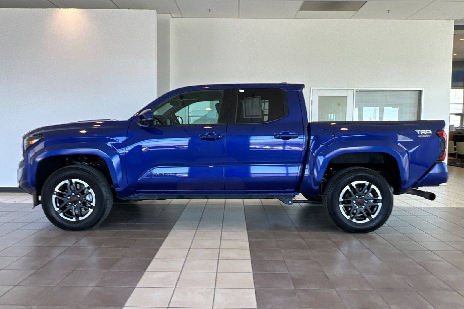 Certified 2025 Toyota Tacoma TRD Sport AWD/4WD image 7