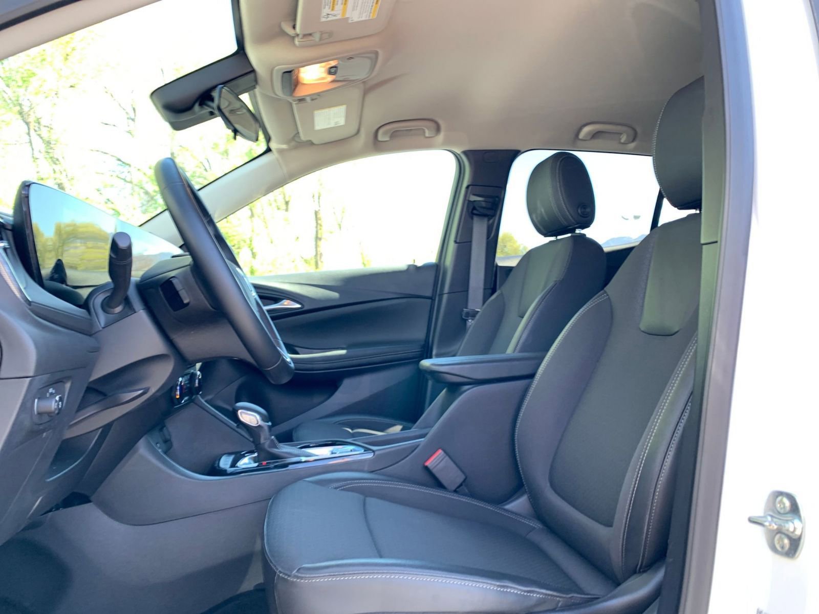 Used 2025 Buick Encore GX Preferred image 25