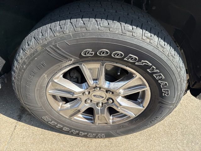 Used 2015 Ford F150 Lariat w/ Equipment Group 502A Luxury AWD/4WD image 12