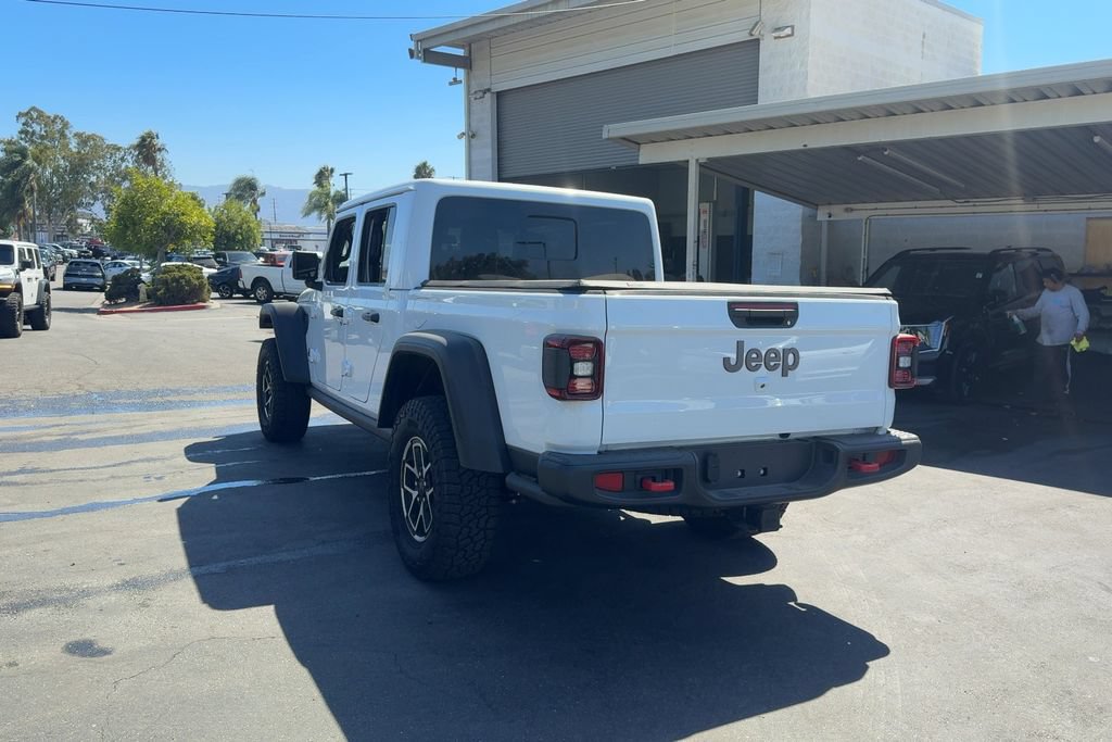 Used 2025 Jeep Gladiator Rubicon w/ Convenience Group AWD/4WD image 8