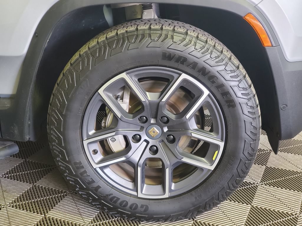 Used 2024 Rivian R1T Adventure Dual AWD/4WD image 31