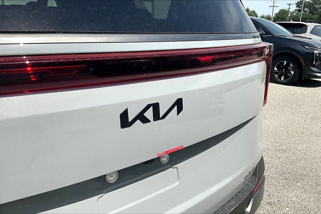 New 2027 Kia Carnival SX FWD image 8