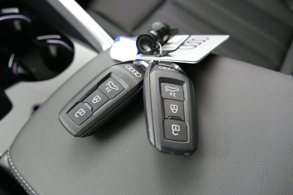 Certified 2025 Audi Q5 Premium w/ Convenience Package AWD/4WD image 23