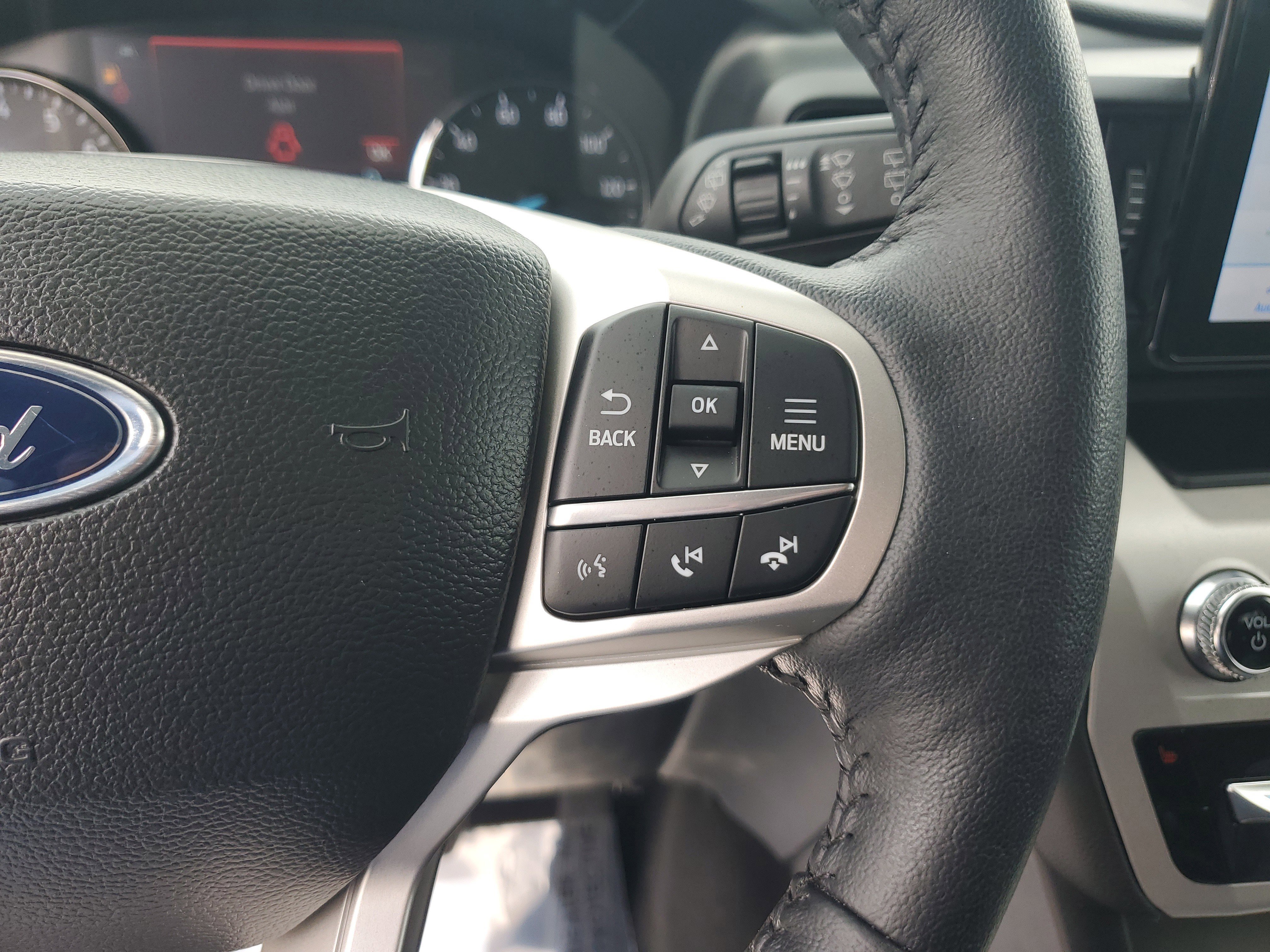 Used 2023 Ford Explorer XLT image 24