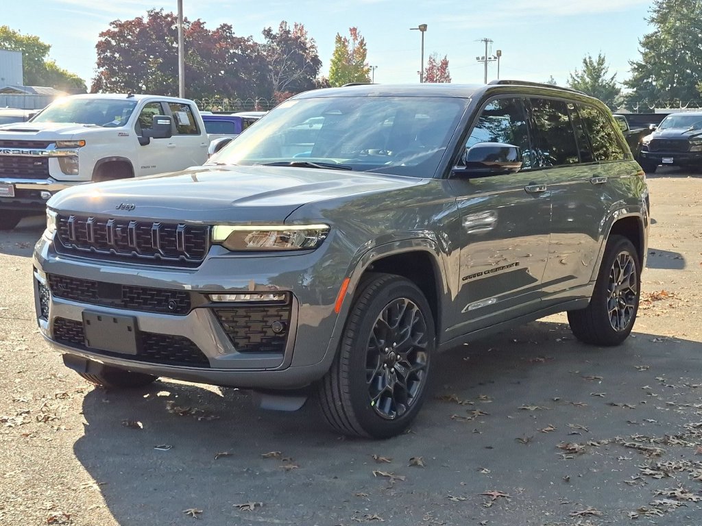 New 2027 Jeep Grand Cherokee Summit AWD/4WD image 3