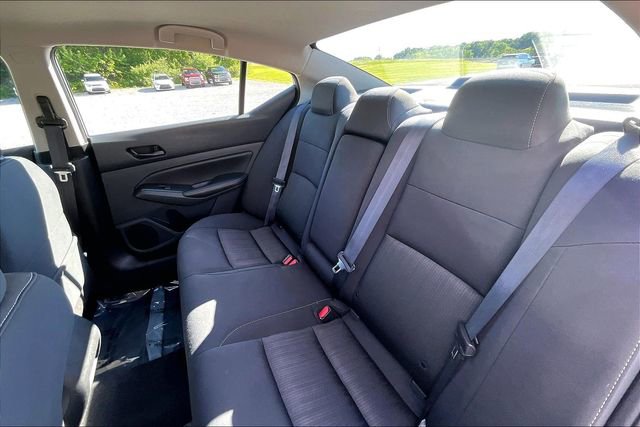 Used 2024 Nissan Altima 2.5 SV FWD image 25