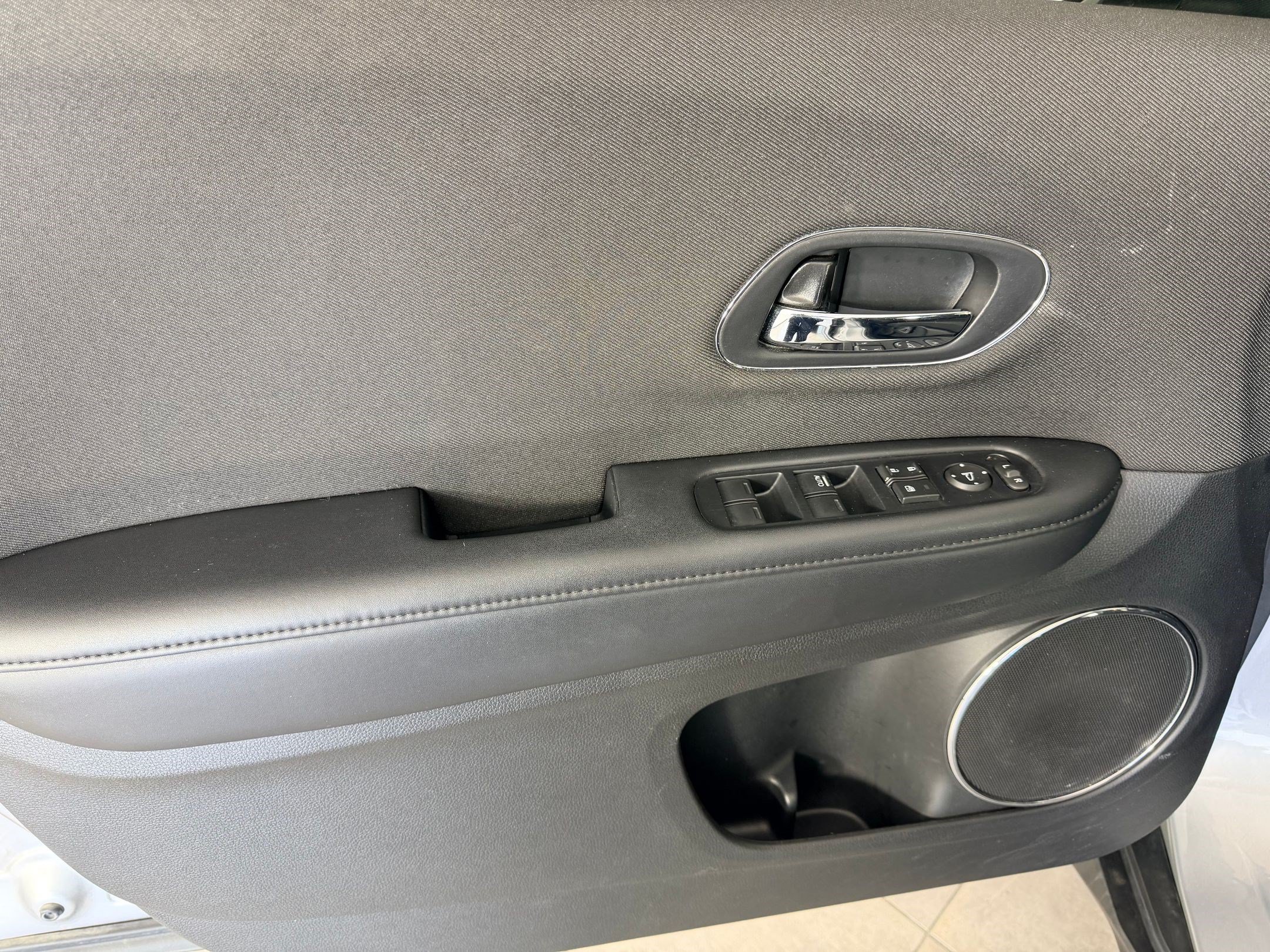 Used 2019 Honda HR-V EX image 12