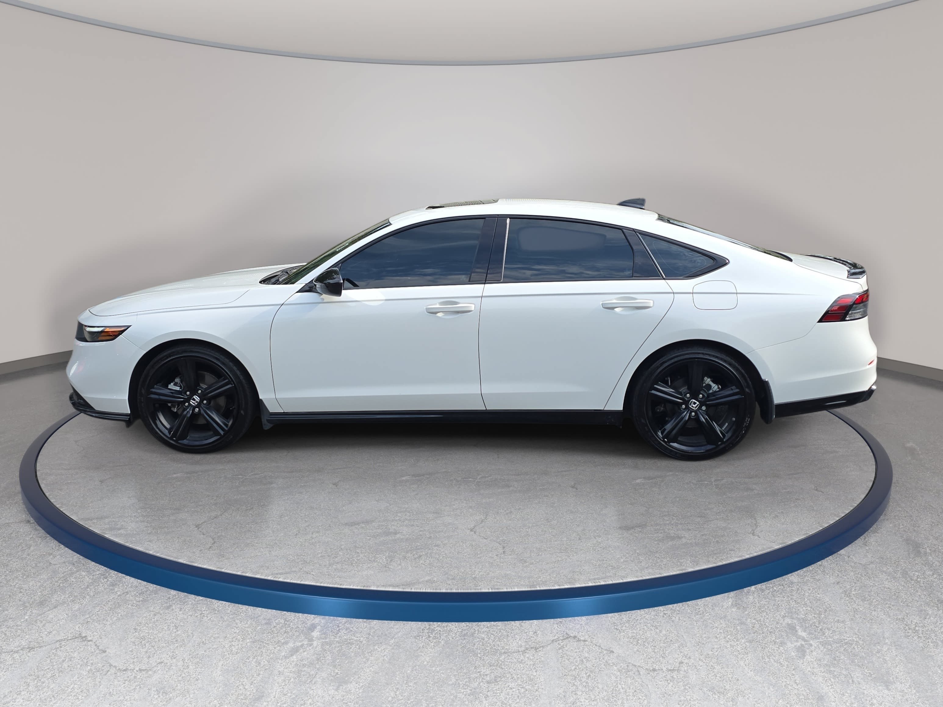 Used 2024 Honda Accord Sport image 8