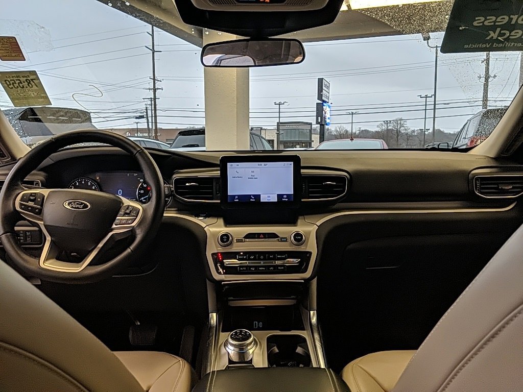 Used 2023 Ford Explorer XLT w/ Equipment Group 202A image 17