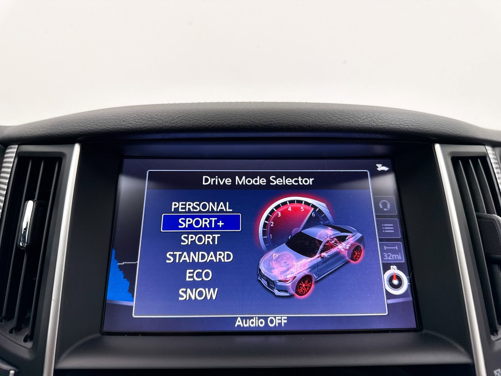 Used 2017 INFINITI Q60 Red Sport 400 RWD image 24