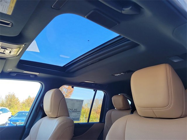 New 2025 Lexus LX 600 4WD w/ Premium Package image 30