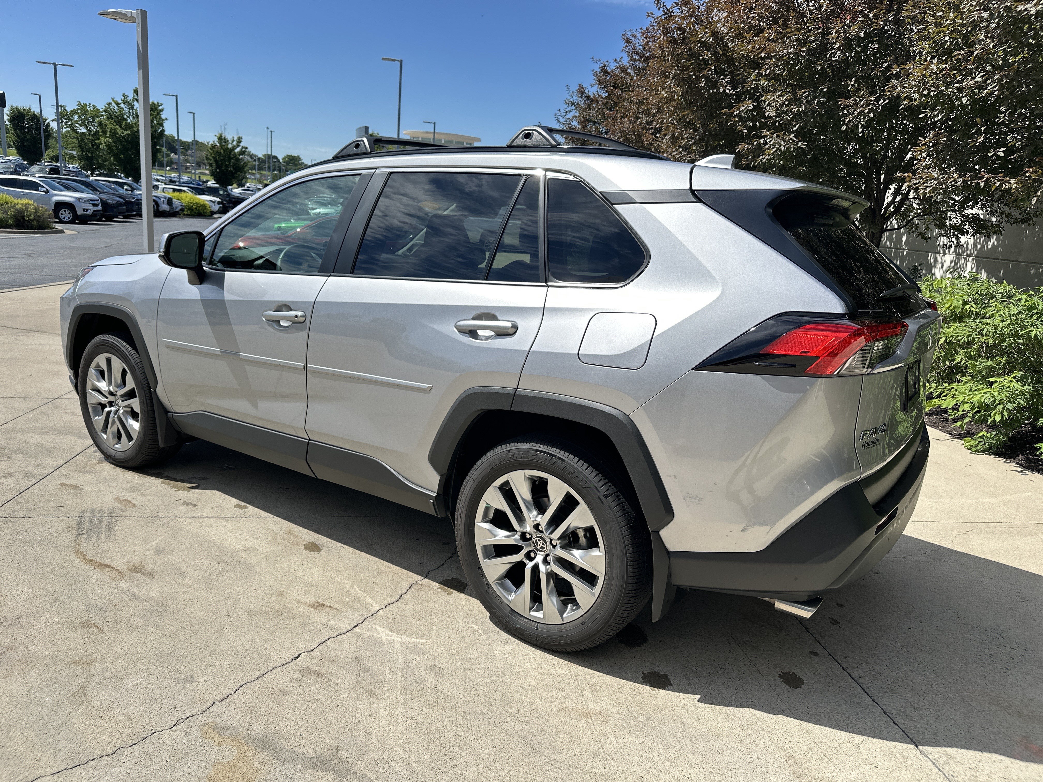Used 2025 Toyota RAV4 XLE Premium w/ Weather Package AWD/4WD image 7