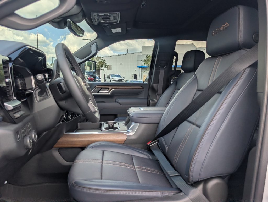 New 2026 Chevrolet Silverado 3500 High Country w/ High Country Premium Package AWD/4WD image 13
