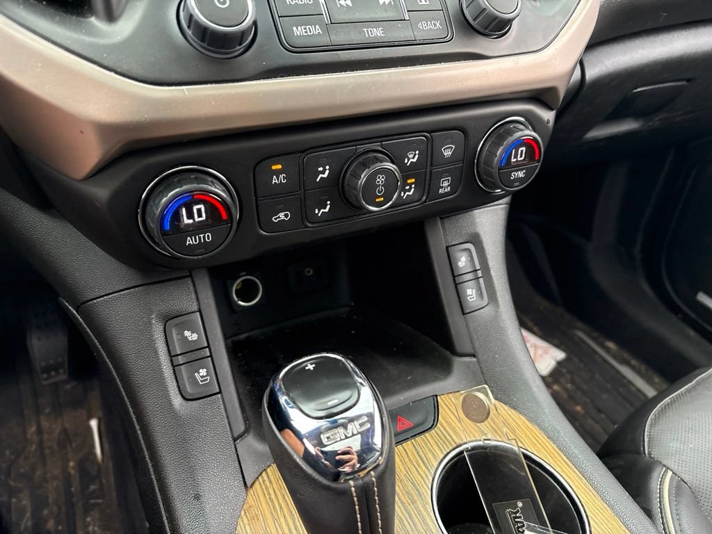 Used 2017 GMC Acadia Denali w/ Technology Package AWD/4WD image 25