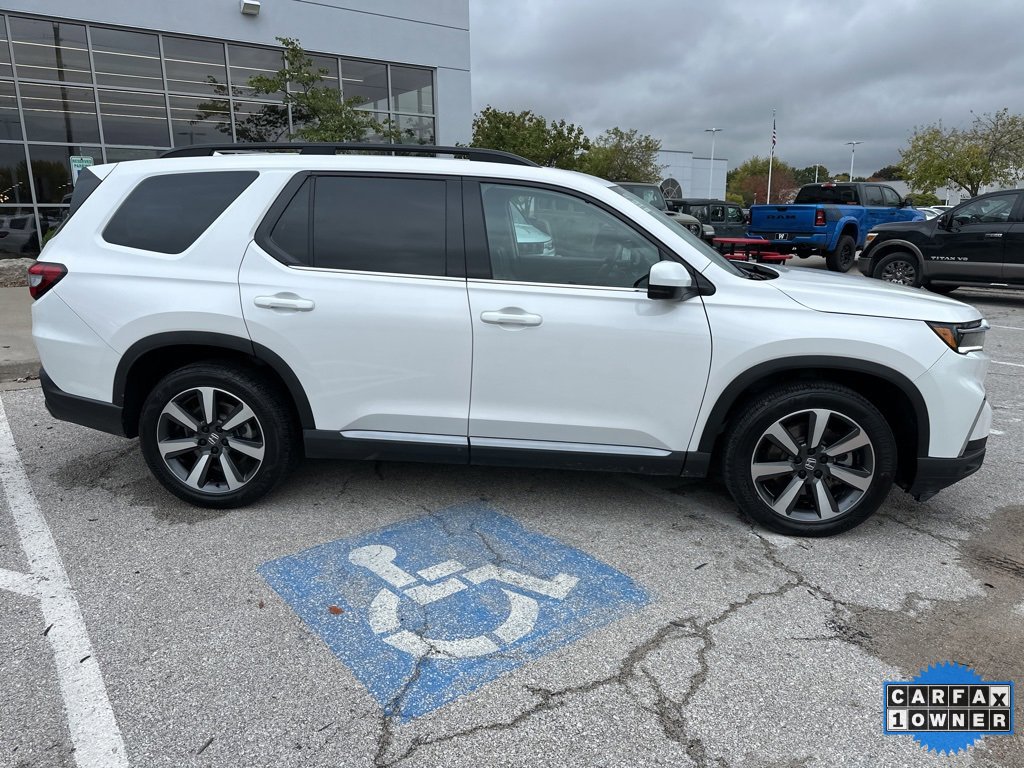 Used 2025 Honda Pilot Touring image 37