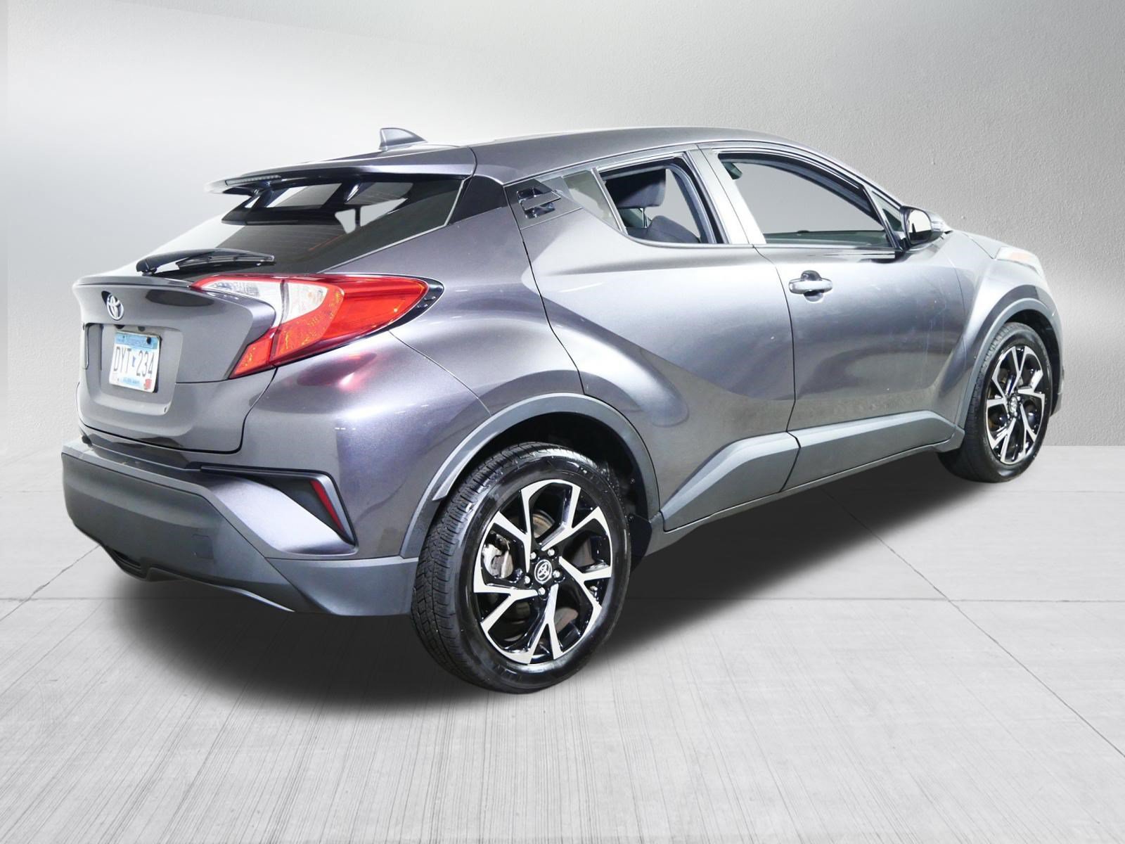 Used 2019 Toyota C-HR XLE FWD image 7