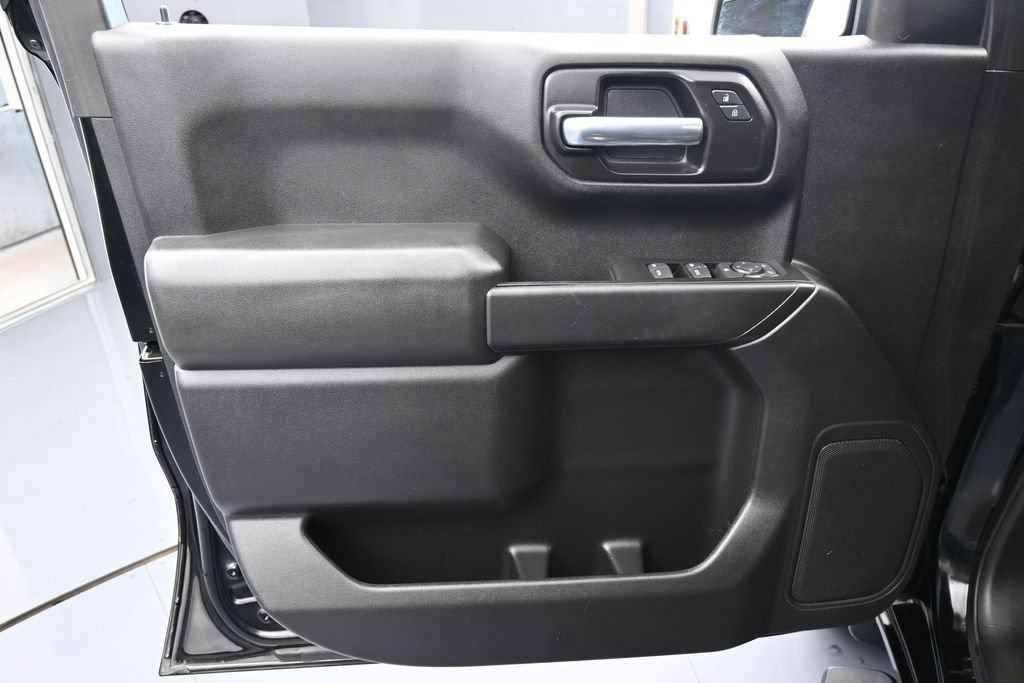 Used 2020 Chevrolet Silverado 1500 Custom Trail Boss w/ Custom Convenience Package AWD/4WD image 12