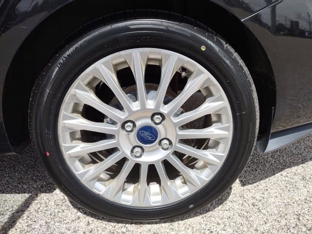 Used 2014 Ford Fiesta Titanium FWD image 29