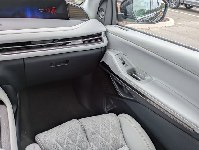 New 2026 Lincoln Navigator L Black Label AWD/4WD image 17