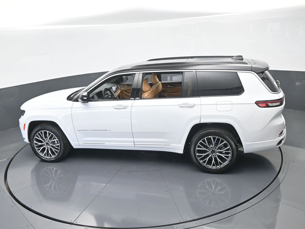 Used 2025 Jeep Grand Cherokee L Summit w/ Luxury Tech Group V image 45