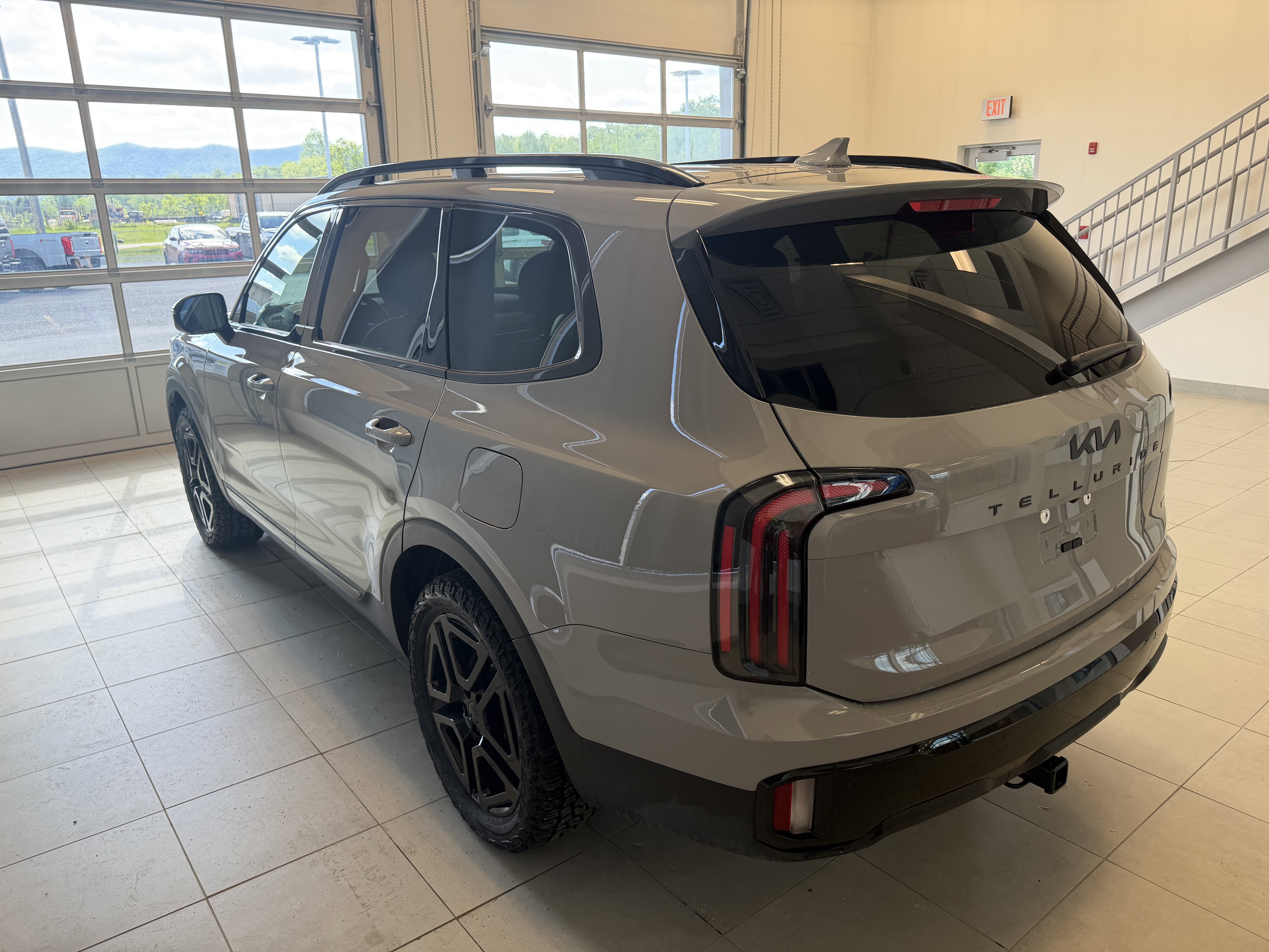 Used 2025 Kia Telluride SX X-Line AWD/4WD image 4