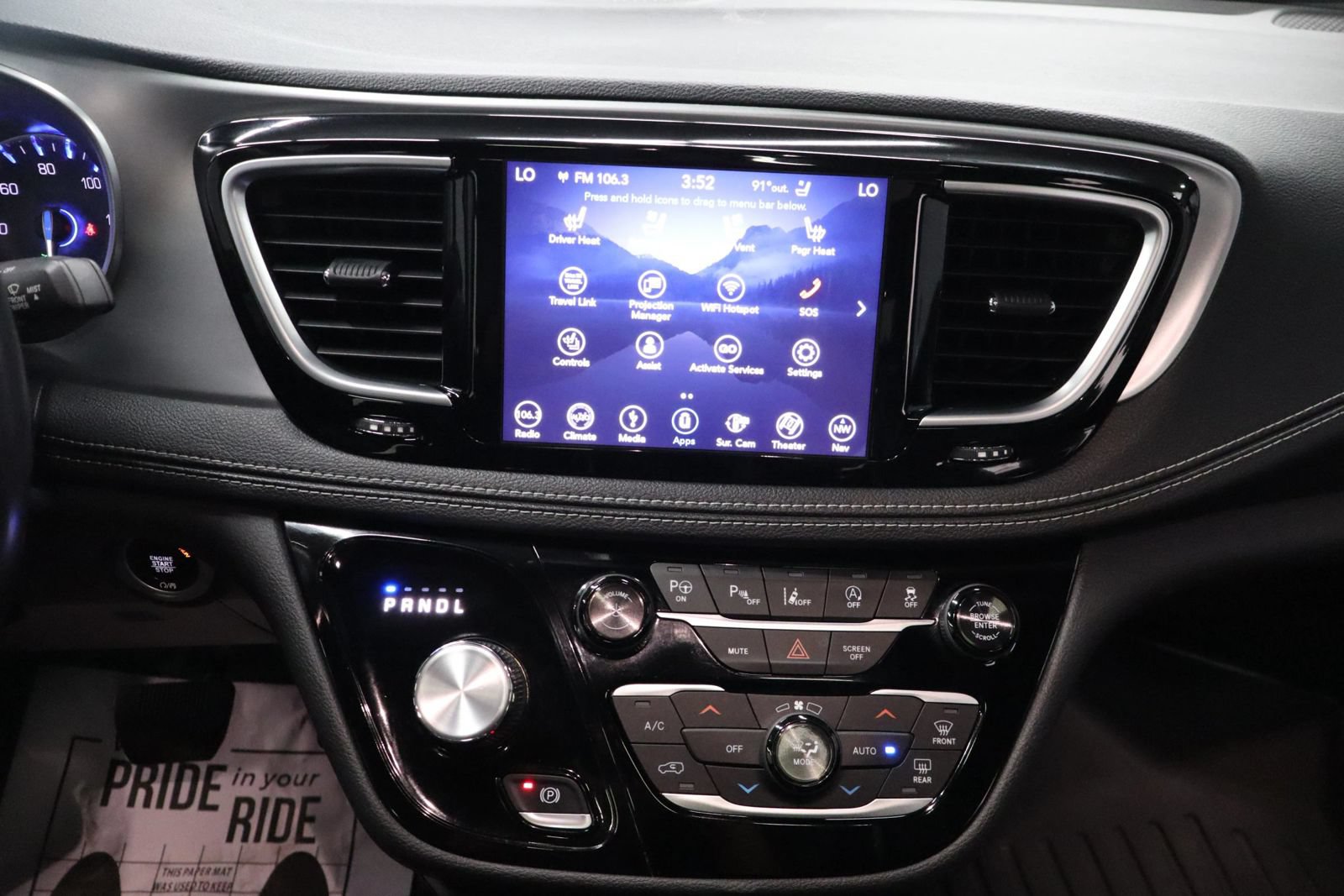 Used 2019 Chrysler Pacifica Limited w/ Advanced Safetytec Group FWD image 32