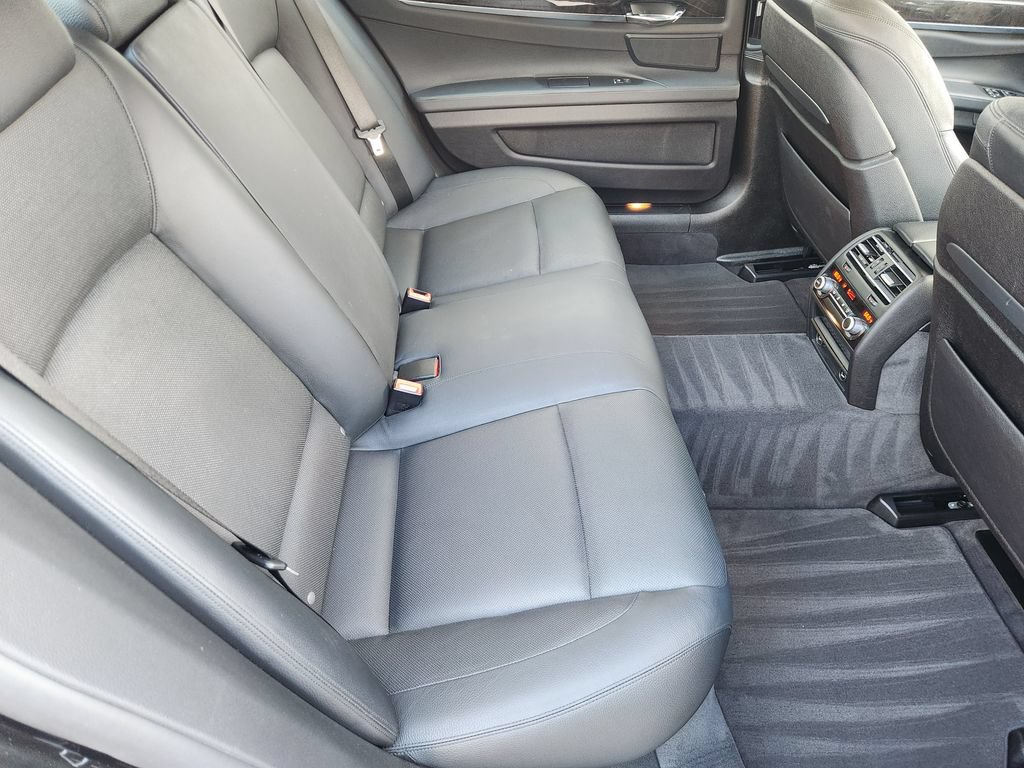 Used 2015 BMW 740Li RWD image 31