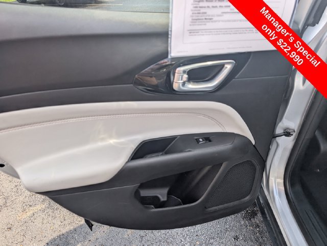 Used 2025 Jeep Compass Limited AWD/4WD image 10