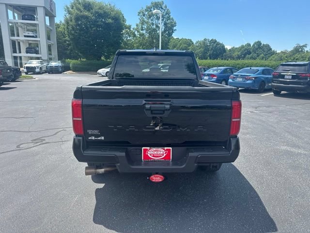 Used 2024 Toyota Tacoma SR5 AWD/4WD image 5
