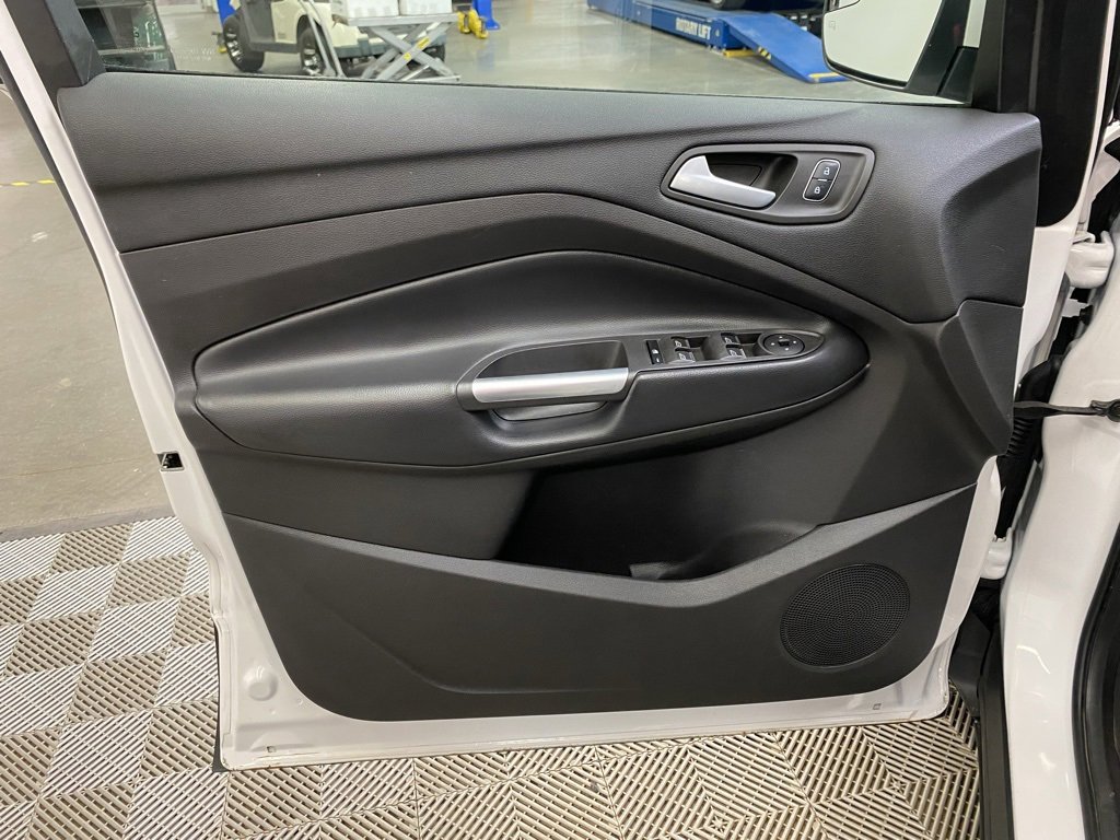 Used 2019 Ford Escape SEL image 18