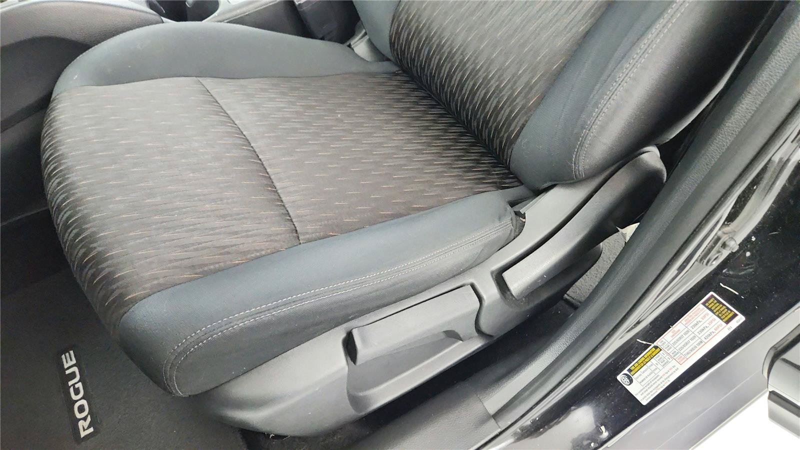 Used 2017 Nissan Rogue S FWD image 17
