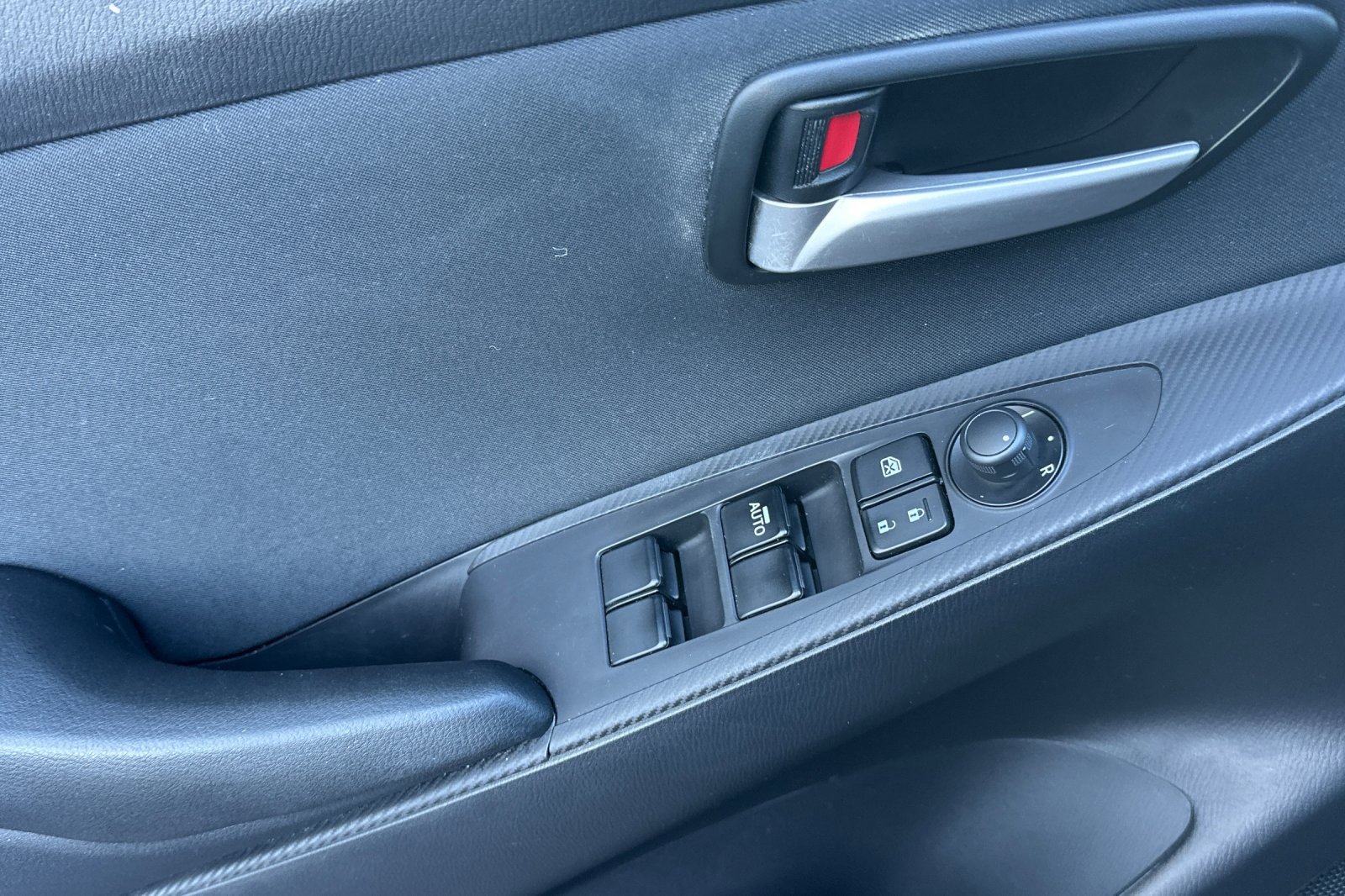 Used 2020 Toyota Yaris LE image 13