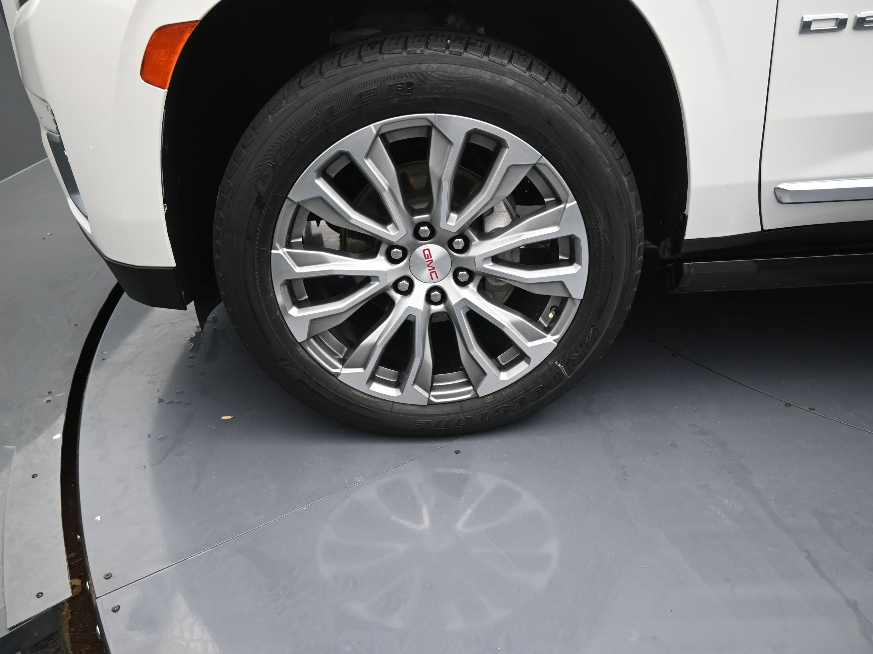 Used 2021 GMC Yukon Denali image 10