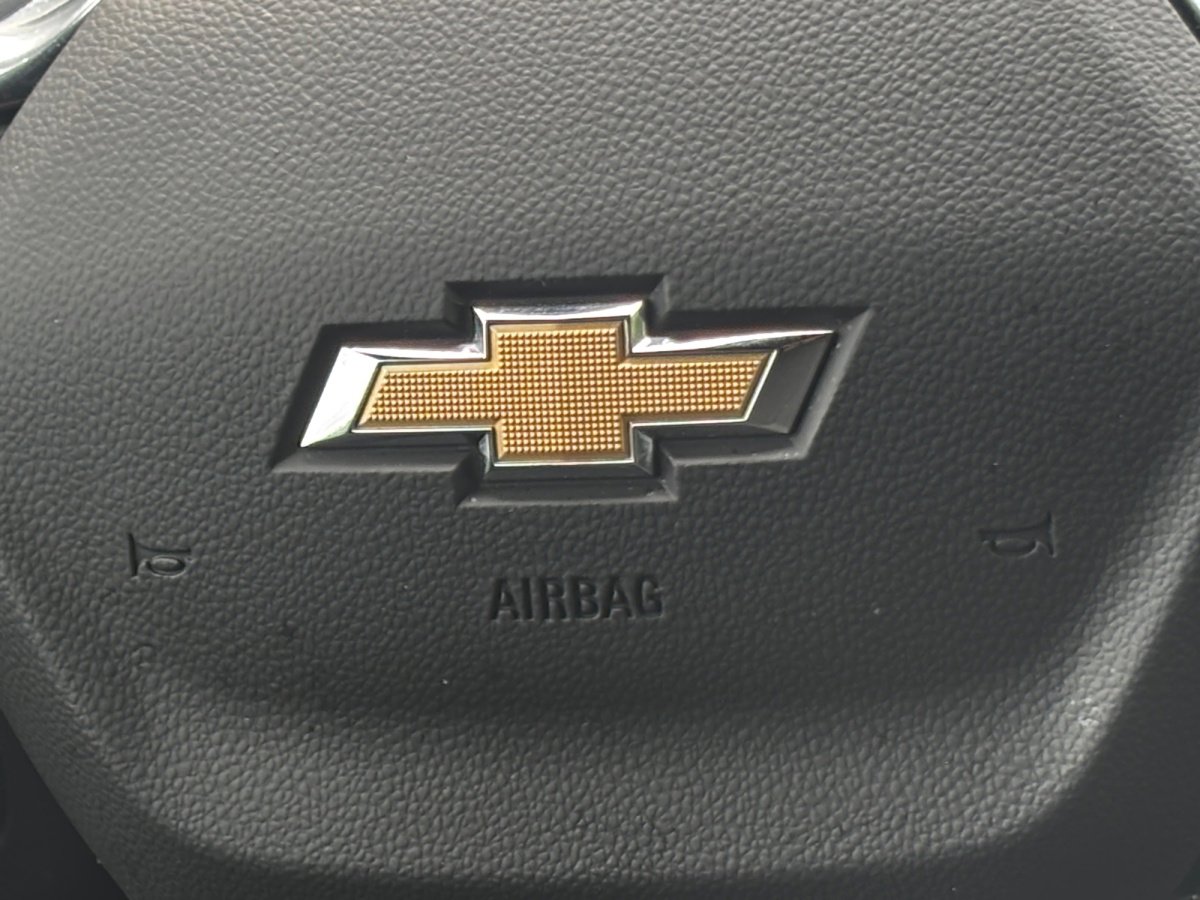 Used 2025 Chevrolet Tahoe LS RWD image 11
