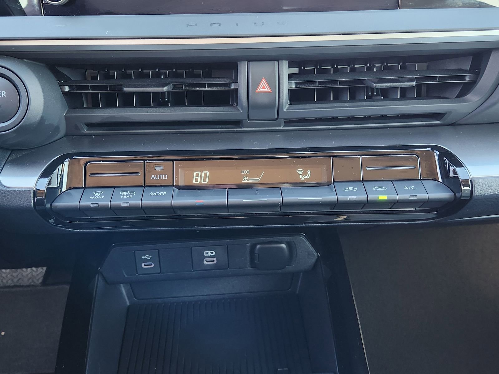 Used 2024 Toyota Prius LE image 22